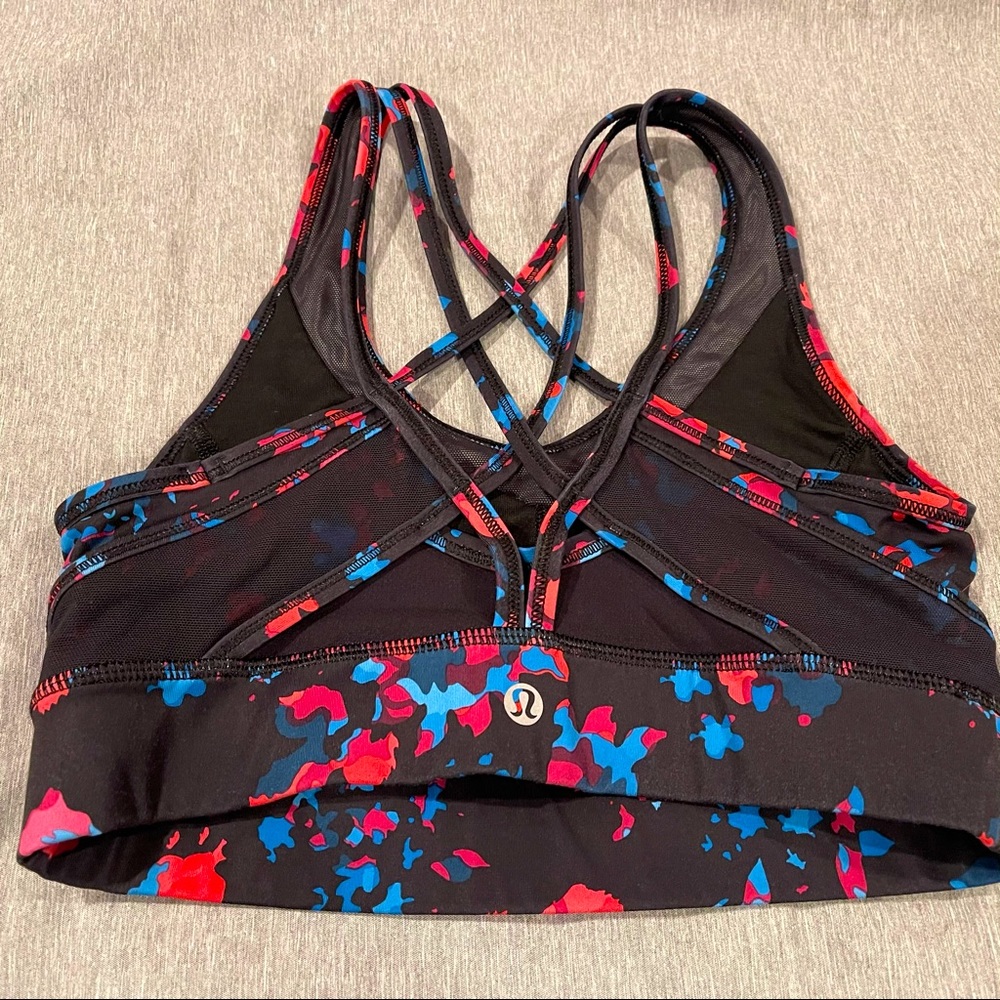 Lululemon sports bra size 4